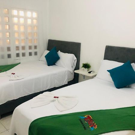 Tita'S Airport Hotel Картахена Экстерьер фото
